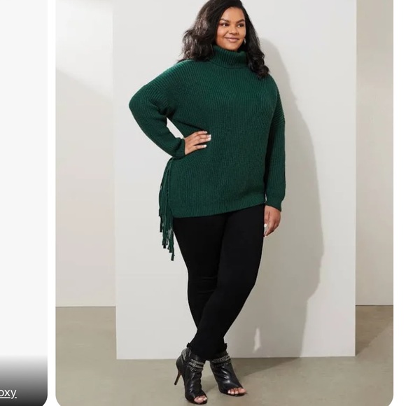 Vince Camuto Fray Hem Skinny Jeans in La Brea Wash - Picture 2 of 8